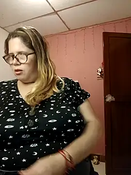 EllisW8 online show from February 2025 06:04:02 PM