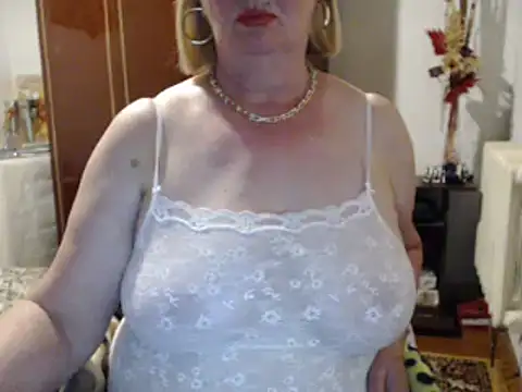Secretfox online show from June 2026 05:07:01 PM