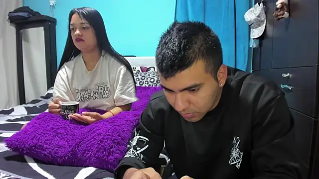 Snapshot of 2ScarletandRyan8 chatting on May 2026 09:04:01 AM 2ScarletandRyan8 online show from May 2026 09:04:01 AM