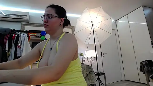 ILoveToFeelU online show from March 2025 01:06:02 PM