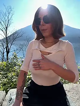 Mia Railey online show from February 2026 01:05:02 PM