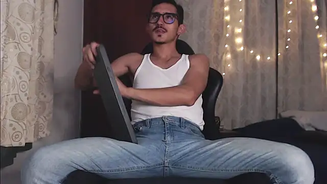 HomeAloneK online show from September 2025 08:24:01 PM