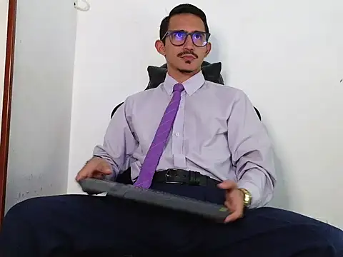 Snapshot of HomeAloneK chatting on January 2026 07:39:02 PM HomeAloneK online show from January 2026 07:39:02 PM