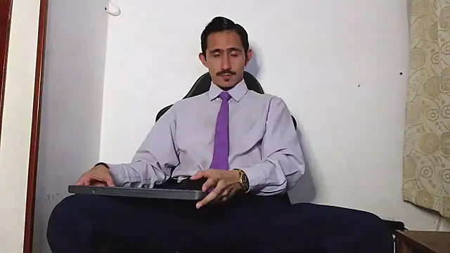 Snapshot of HomeAloneK chatting on February 2026 07:31:01 PM HomeAloneK online show from February 2026 07:31:01 PM