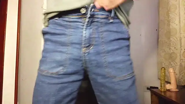 Snapshot of HomeAloneK chatting on February 2026 07:17:02 PM HomeAloneK online show from February 2026 07:17:02 PM