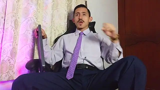 HomeAloneK online show from June 2026 07:37:02 PM