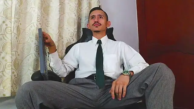 HomeAloneK online show from July 2026 07:40:01 PM