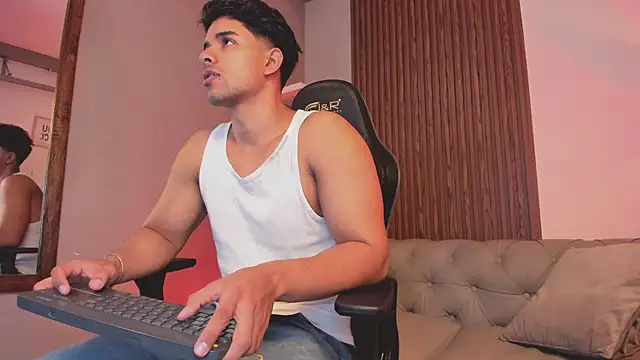 Snapshot of liam_collins21 chatting on January 2026 12:10:02 PM liam collins21 online show from January 2026 12:10:02 PM