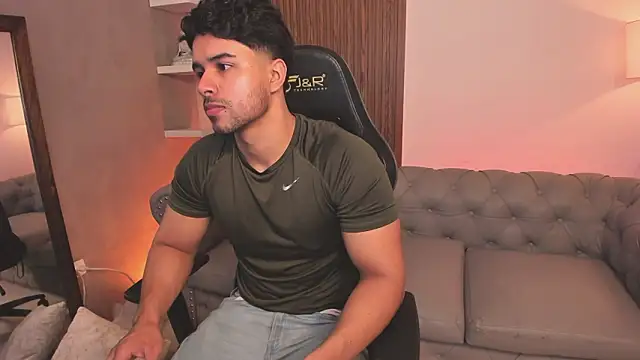 Snapshot of liam_collins21 chatting on February 2026 12:01:01 PM liam collins21 online show from February 2026 12:01:01 PM