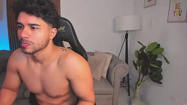 Snapshot of liam_collins21 chatting on February 2026 12:05:02 PM liam collins21 online show from February 2026 12:05:02 PM