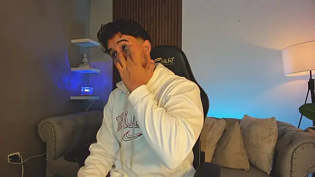 Snapshot of liam_collins21 chatting on February 2026 12:15:02 PM liam collins21 online show from February 2026 12:15:02 PM