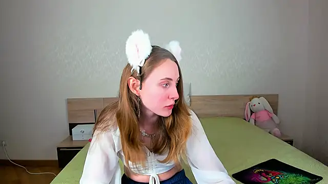 Cowell Adelina online show from November 2025 09:37:01 AM