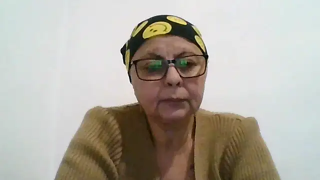 roseblak42 online show from November 2025 04:24:01 PM