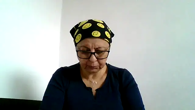 roseblak42 online show from November 2025 10:31:01 AM