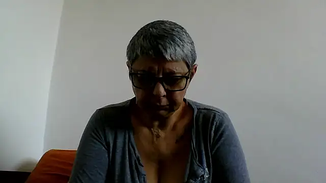 roseblak42 online show from January 2026 09:47:02 AM