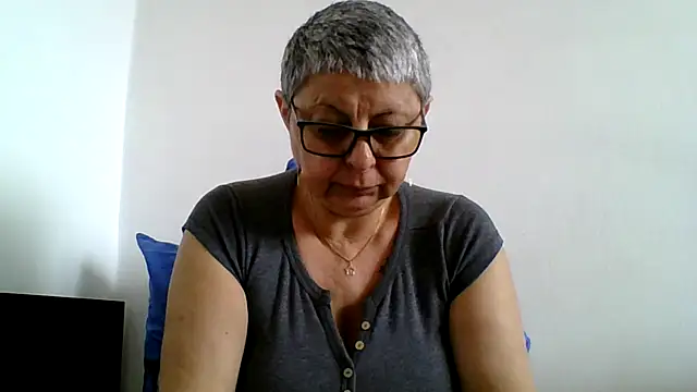 roseblak42 online show from May 2026 10:31:02 AM