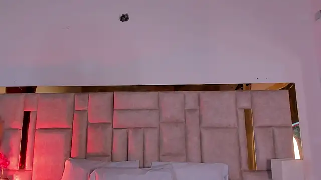 Snapshot of Miss_Abigail_ chatting on November 2025 01:33:02 PM Miss Abigail online show from November 2025 01:33:02 PM