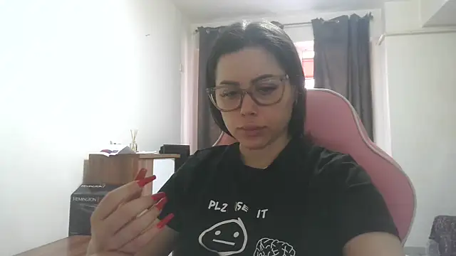 Snapshot of LovelyJulliette chatting on June 2026 10:17:01 AM LovelyJulliette online show from June 2026 10:17:01 AM