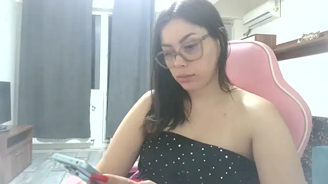 Snapshot of LovelyJulliette chatting on June 2026 10:33:02 PM LovelyJulliette online show from June 2026 10:33:02 PM