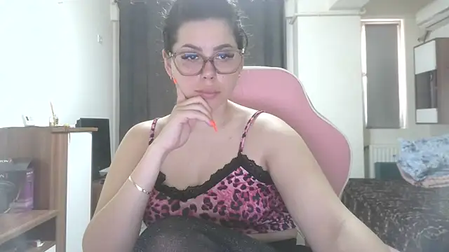 Snapshot of LovelyJulliette chatting on June 2026 11:25:02 AM LovelyJulliette online show from June 2026 11:25:02 AM