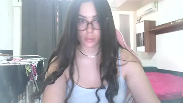 Snapshot of LovelyJulliette chatting on June 2026 03:15:02 PM LovelyJulliette online show from June 2026 03:15:02 PM