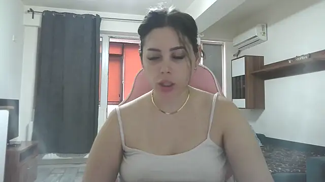 Snapshot of LovelyJulliette chatting on July 2026 04:02:01 PM LovelyJulliette online show from July 2026 04:02:01 PM