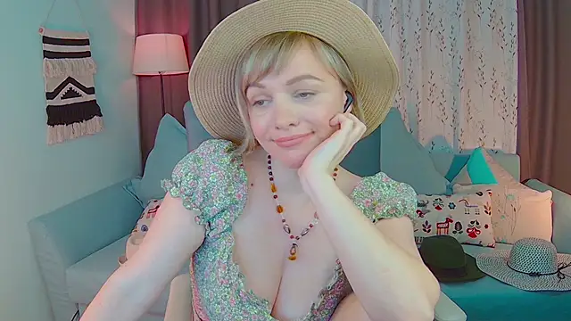 NandiSmile online show from February 2025 08:52:02 PM