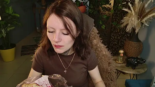 VeliraBraitberg online show from July 2026 05:43:01 AM