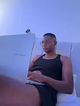 Snapshot of Arwens_bell08 chatting on January 2025 03:58:02 PM Arwens bell08 online show from January 2025 03:58:02 PM