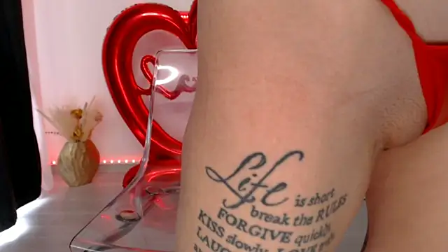 Snapshot of arianatattoos chatting on February 2025 11:40:02 AM arianatattoos online show from February 2025 11:40:02 AM