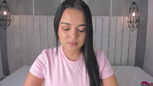 Snapshot of lea_gray chatting on February 2025 07:09:01 PM lea gray online show from February 2025 07:09:01 PM