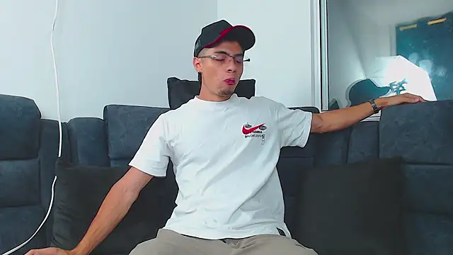 Stiven CL online show from February 2025 12:16:01 AM