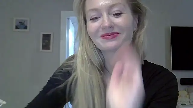 ZarinaSwift online show from October 2025 11:11:01 AM