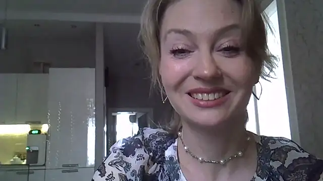 ZarinaSwift online show from May 2026 04:31:01 AM