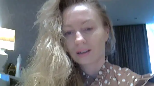 ZarinaSwift online show from May 2026 04:19:01 AM