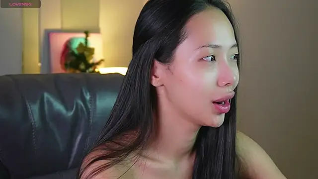 Snapshot of _MIURA_ chatting on December 2024 01:11:02 AM MIURA online show from December 2024 01:11:02 AM