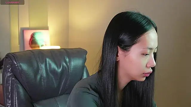 Snapshot of _MIURA_ chatting on January 2025 01:15:01 AM MIURA online show from January 2025 01:15:01 AM