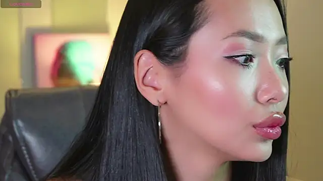 Snapshot of _MIURA_ chatting on January 2025 04:25:02 AM MIURA online show from January 2025 04:25:02 AM