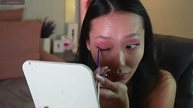 Snapshot of _MIURA_ chatting on February 2025 04:21:01 AM MIURA online show from February 2025 04:21:01 AM