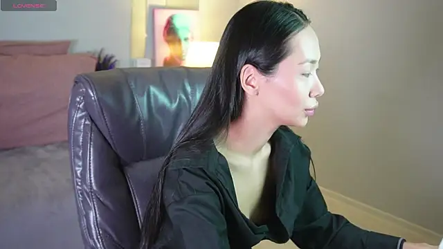 Snapshot of _MIURA_ chatting on February 2025 01:36:01 AM MIURA online show from February 2025 01:36:01 AM