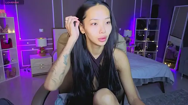 Snapshot of _MIURA_ chatting on April 2026 12:53:01 AM MIURA online show from April 2026 12:53:01 AM