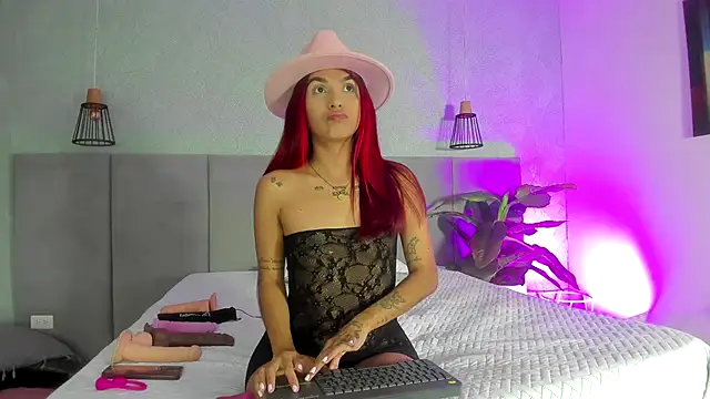 LiaVelez online show from January 2025 12:58:01 PM