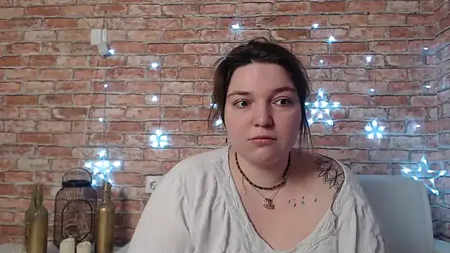 Amelia Kiss  online show from February 2025 12:40:02 AM