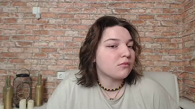 Amelia Kiss  online show from February 2025 12:47:02 AM