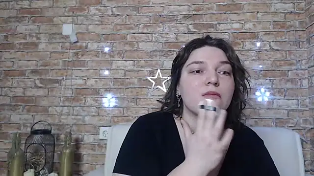 Amelia Kiss  online show from March 2025 12:40:02 AM