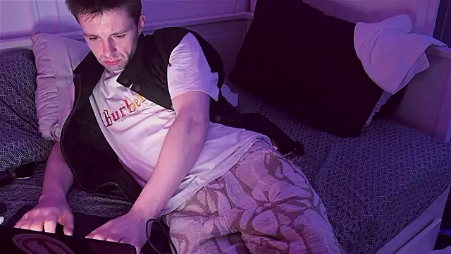 Snapshot of CupidZass chatting on January 2026 07:32:01 AM CupidZass online show from January 2026 07:32:01 AM