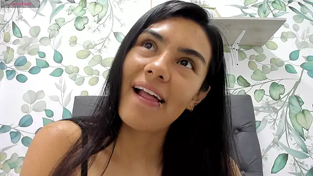 atilanadiaz7 online show from December 2024 02:05:02 PM