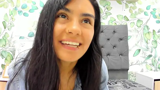 atilanadiaz7 online show from March 2025 07:42:02 PM