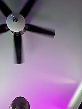 Snapshot of Twin2222 chatting on September 2025 10:32:02 PM Twin2222 online show from September 2025 10:32:02 PM