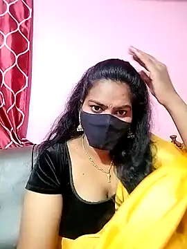 Snapshot of melina214 chatting on December 2024 03:49:01 AM melina214 online show from December 2024 03:49:01 AM